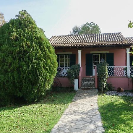 Villa Leda Karousádes Екстериор снимка