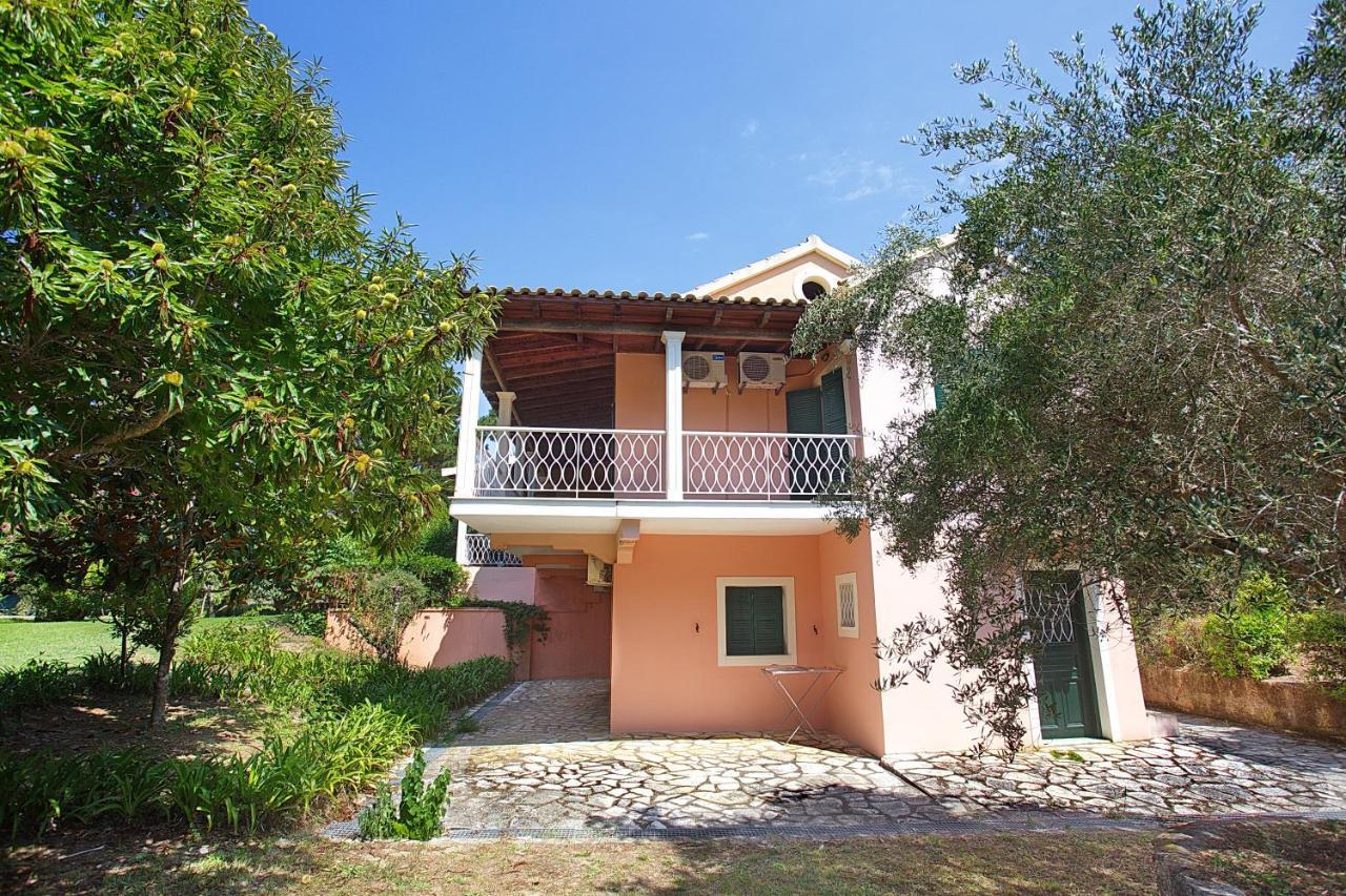 Villa Leda Karousádes Екстериор снимка