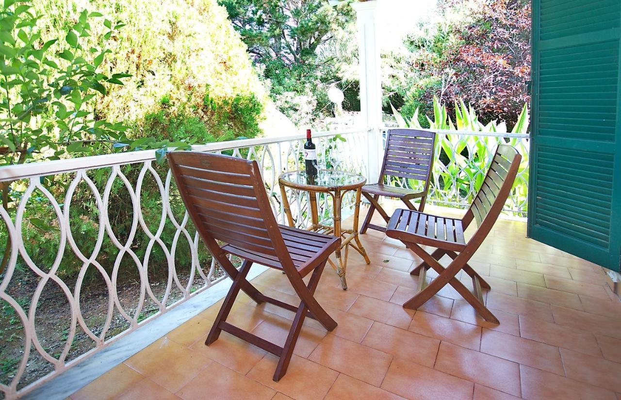 Villa Leda Karousádes Екстериор снимка
