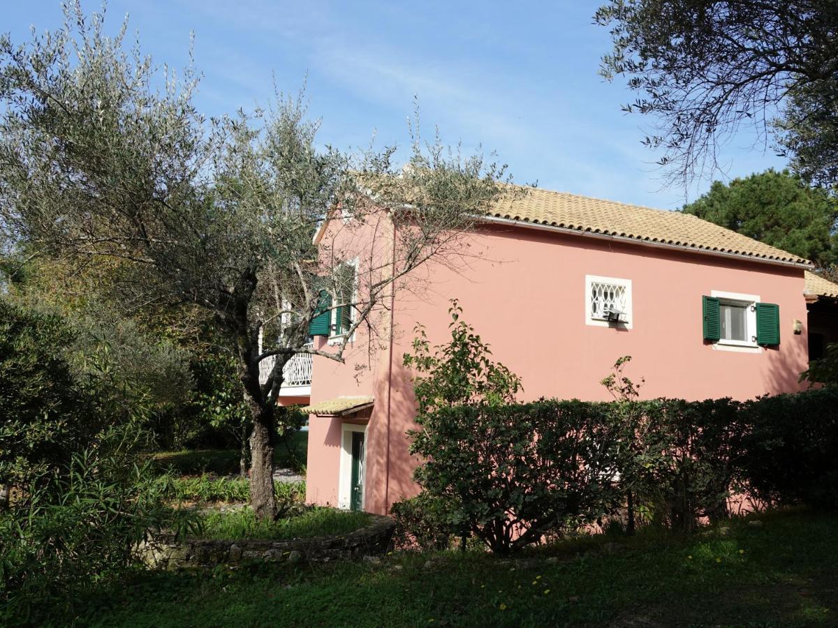 Villa Leda Karousádes Екстериор снимка