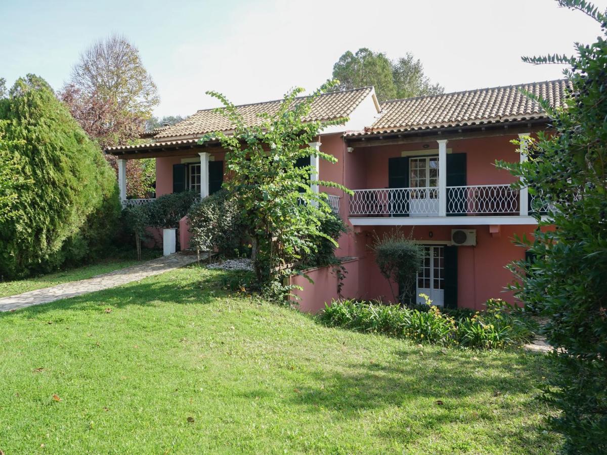Villa Leda Karousádes Екстериор снимка